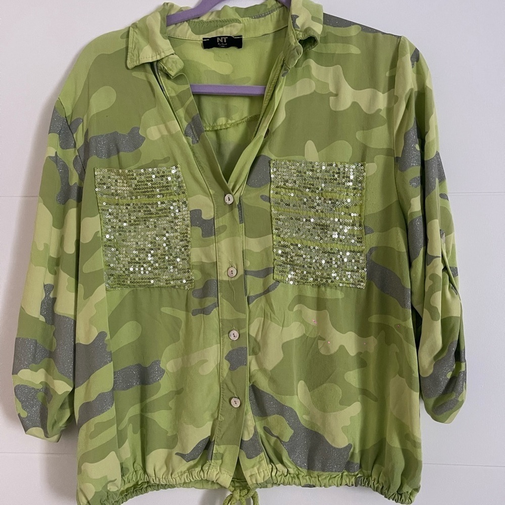 Brand New No Tags One size fits all Italian blouse